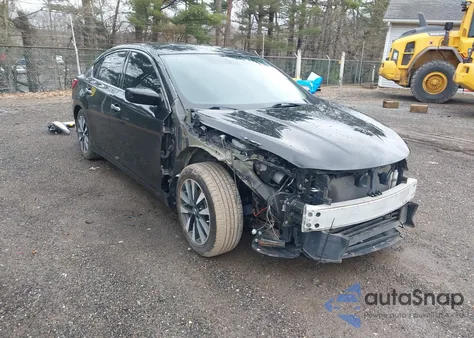 2017 Nissan Altima 2.5/2.5 S/2.5 Sl/2.5 Sr/2.5 Sv из США, поврежденный, VIN 1N4AL3AP3HN323455